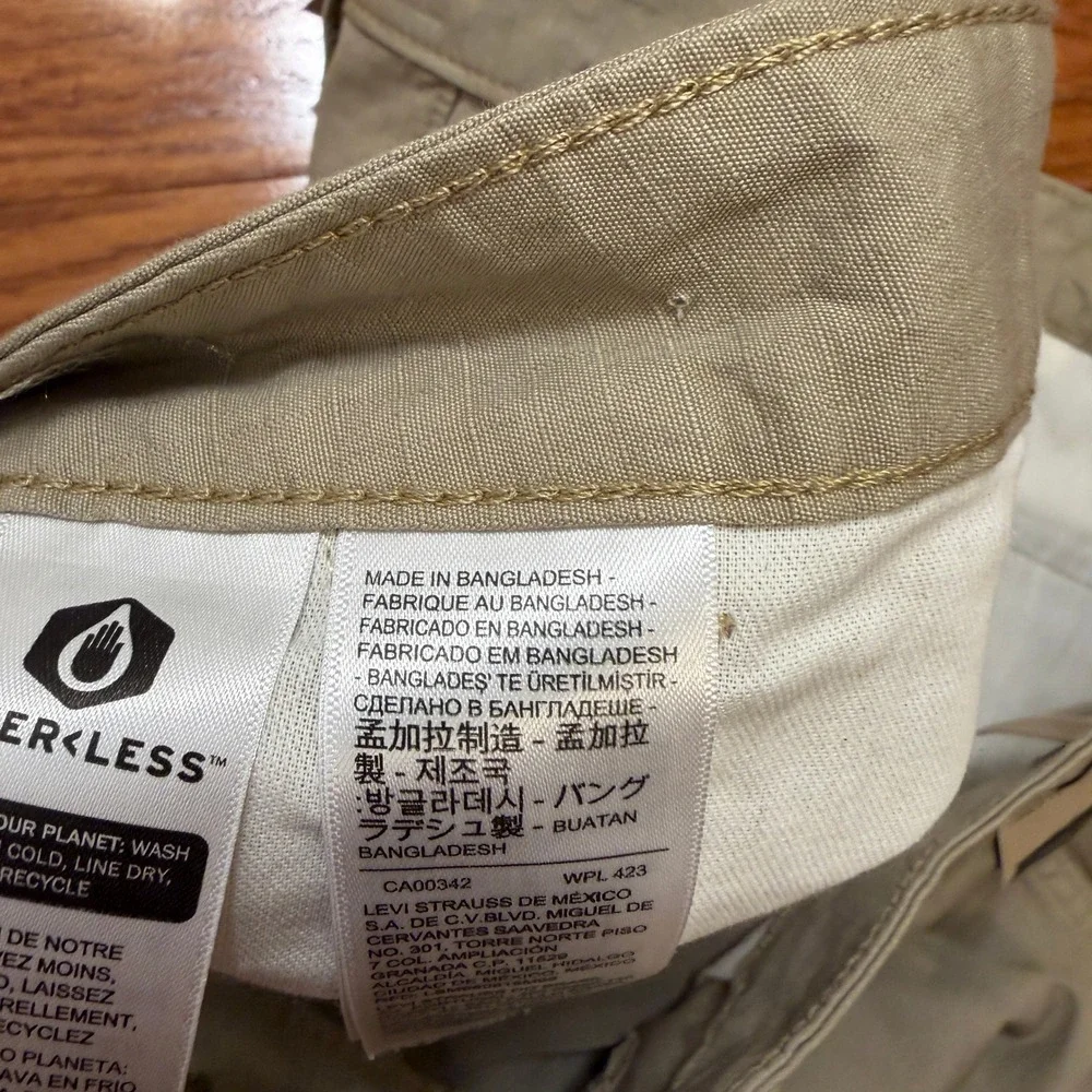 New Levi's Carrier Cargo Shorts Mens 44 Khaki Ripstop Utility Pockets Hiking 9